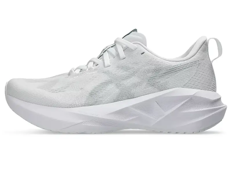 ASICS Novablast 5 running shoe